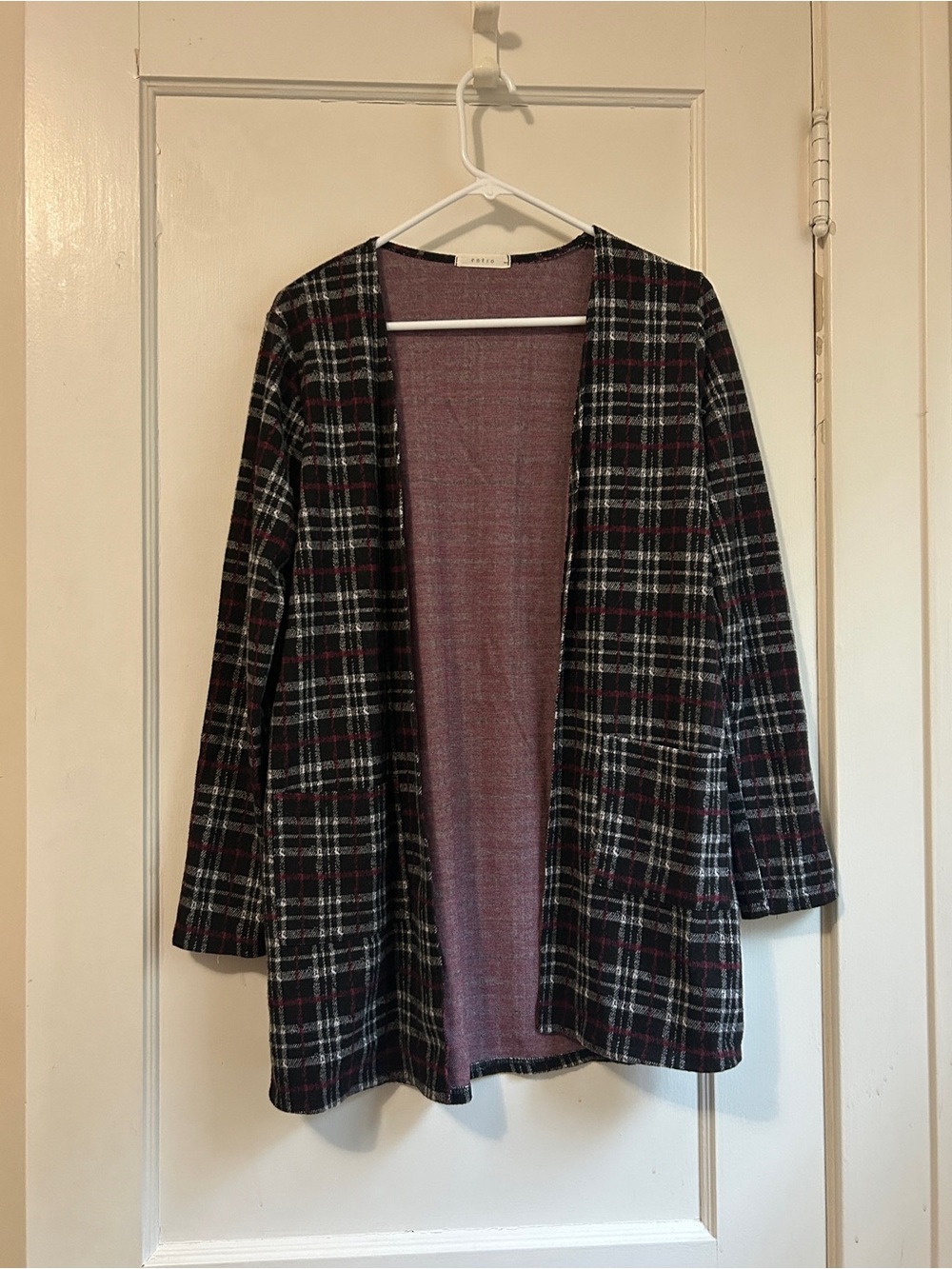 Women’s entro Black Plaid Open-Front Cardigan - Size Medium